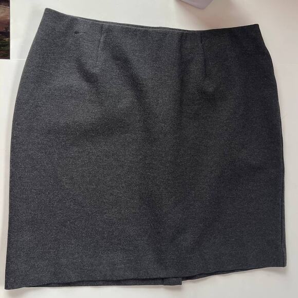 J.JILL Ponte Pencil Skirt Sz MP Charcoal Gray Stretch PullOn  Knee Length Career - Picture 3 of 11